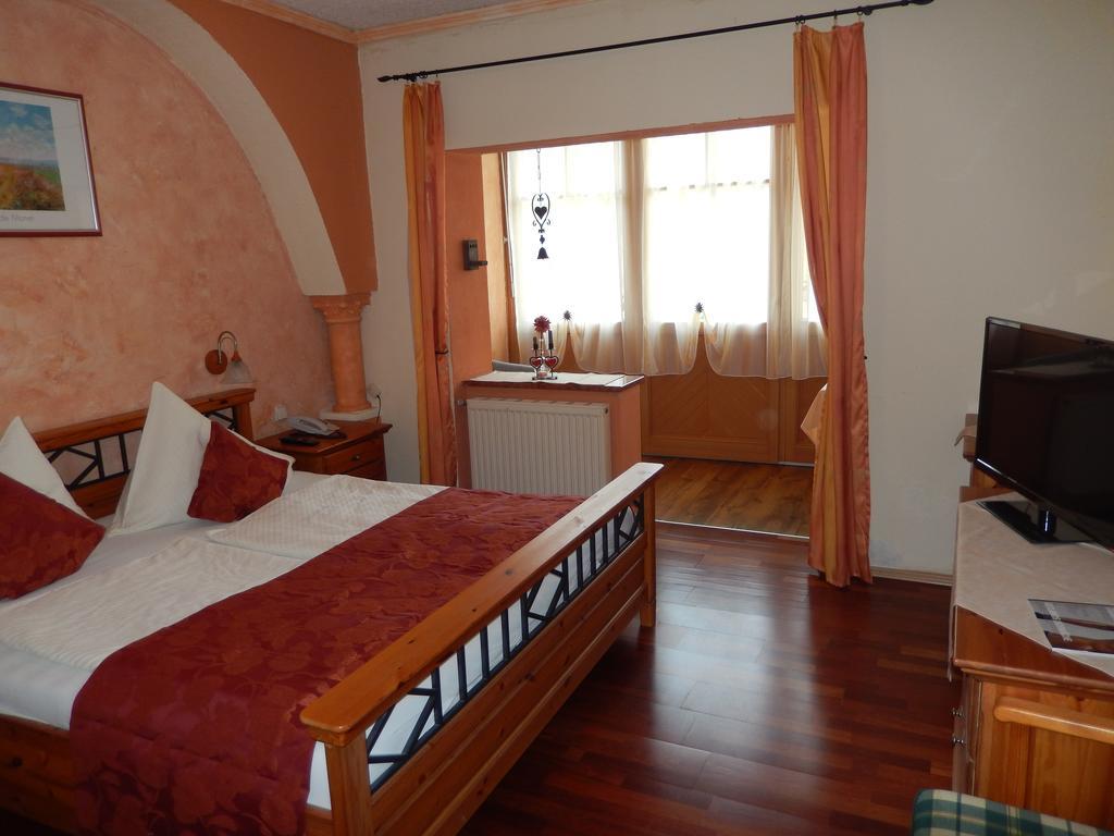 Landhotel Mariensaeule Wernstein am Inn Екстериор снимка