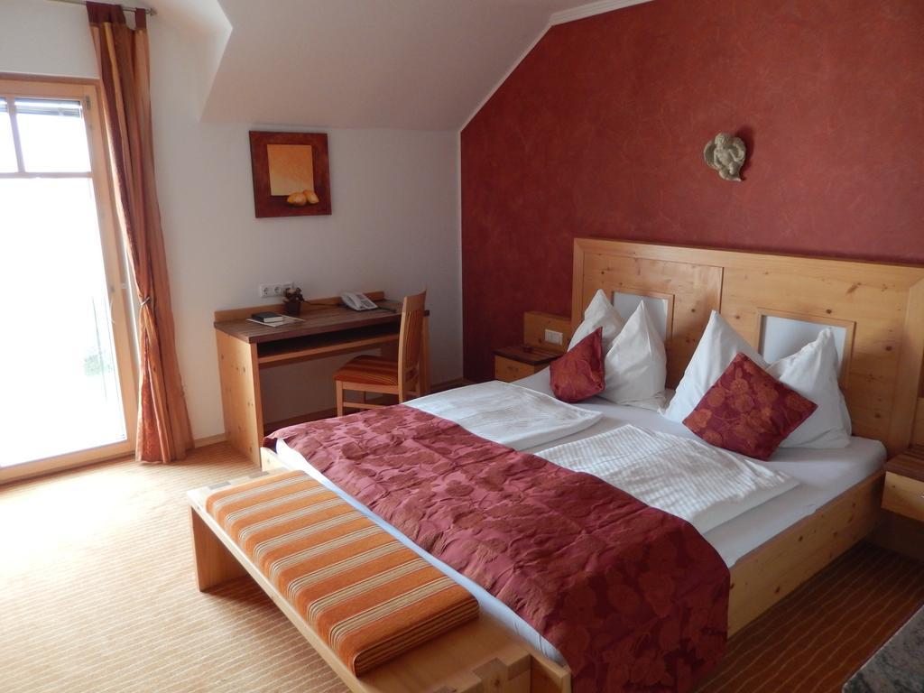 Landhotel Mariensaeule Wernstein am Inn Екстериор снимка