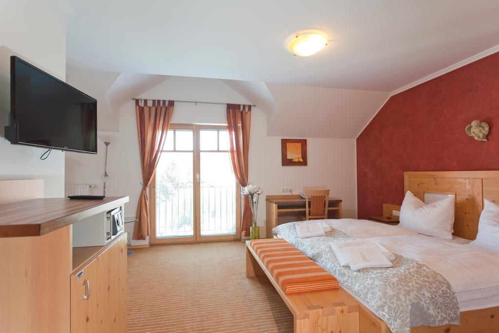 Landhotel Mariensaeule Wernstein am Inn Екстериор снимка